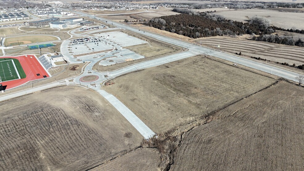 4801 West Vine St., Lincoln, NE à vendre - Photo du bâtiment - Image 3 de 8