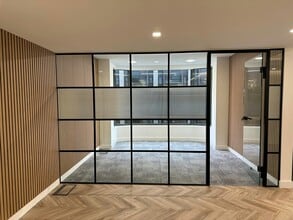35 King St, London for lease Interior Photo- Image 1 of 2