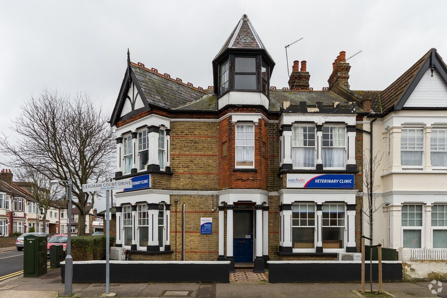 18 Leigham Court Dr, Leigh On Sea for sale - Building Photo - Image 3 of 17