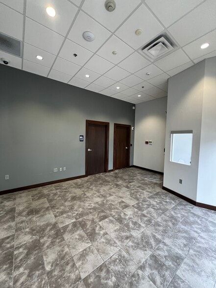 2980 E Coliseum Blvd, Fort Wayne, IN for lease - Interior Photo - Image 2 of 12