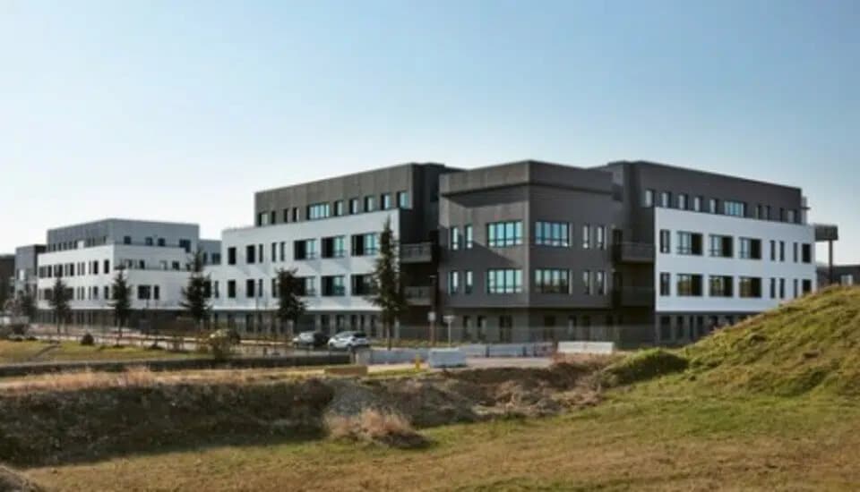 Office in Genas for lease - Building Photo - Image 3 of 8