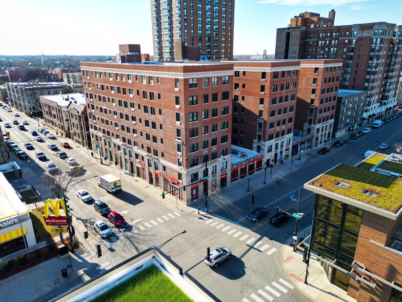 5200 N Sheridan Rd, Chicago, IL for lease - Building Photo - Image 2 of 63