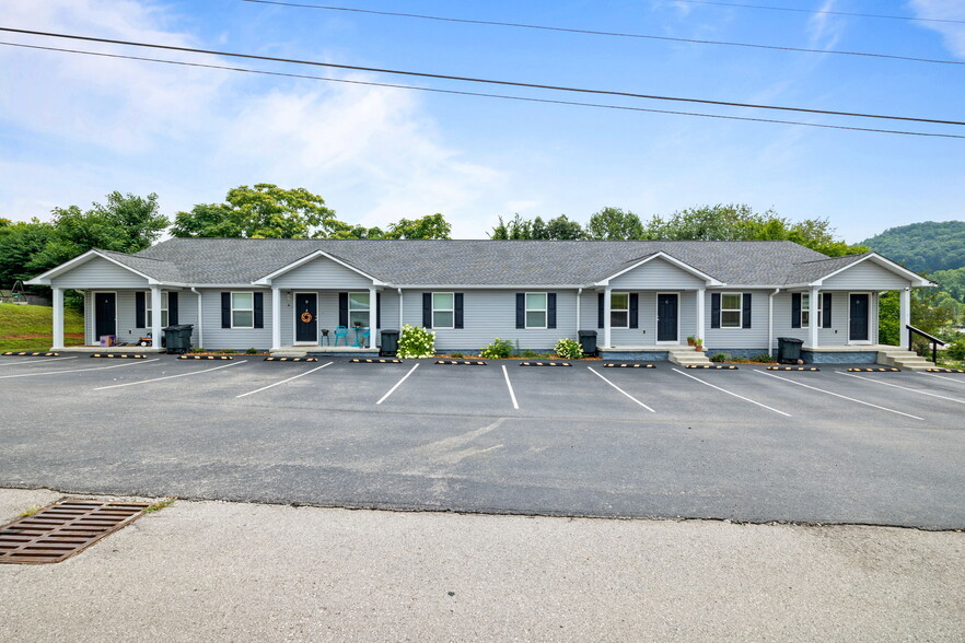 207 Bilbrey St, Livingston, TN à vendre - Photo principale - Image 1 de 1