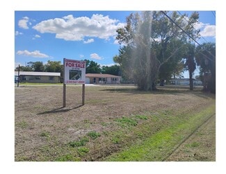 Plus de détails pour 208 Lakeview Dr, North Fort Myers, FL - Terrain à vendre