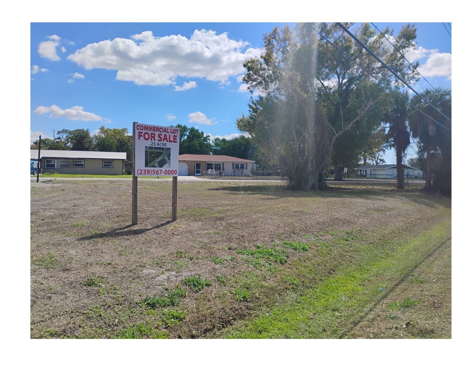 208 Lakeview Dr, North Fort Myers, FL for sale Primary Photo- Image 1 of 5