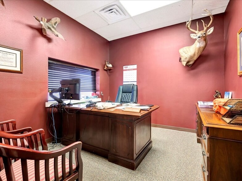 204 E Burke Ave, Lufkin, TX à vendre - Photo du bâtiment - Image 3 de 28