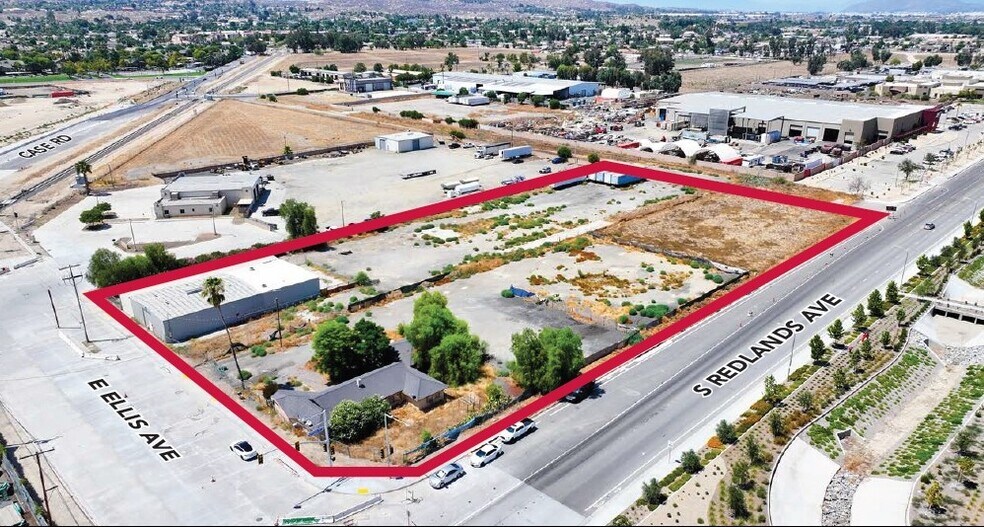 350 E Ellis Ave, Perris, CA à vendre - Photo du bâtiment - Image 1 de 3