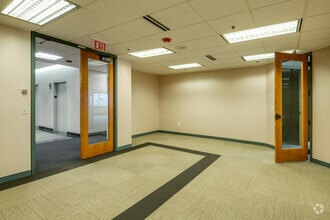 330 E Kilbourn Ave, Milwaukee, WI for lease Interior Photo- Image 2 of 8