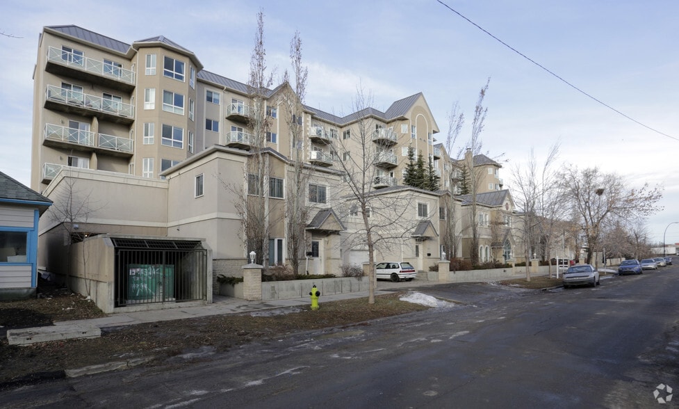 1518 Centre St N, Calgary, AB à louer - Photo du bâtiment - Image 2 de 36