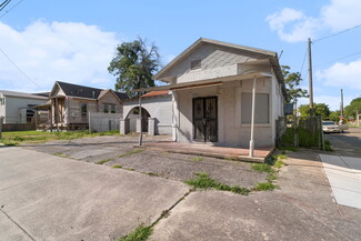 Plus de détails pour 302 E Fest St, San Antonio, TX - Vente au détail à vendre