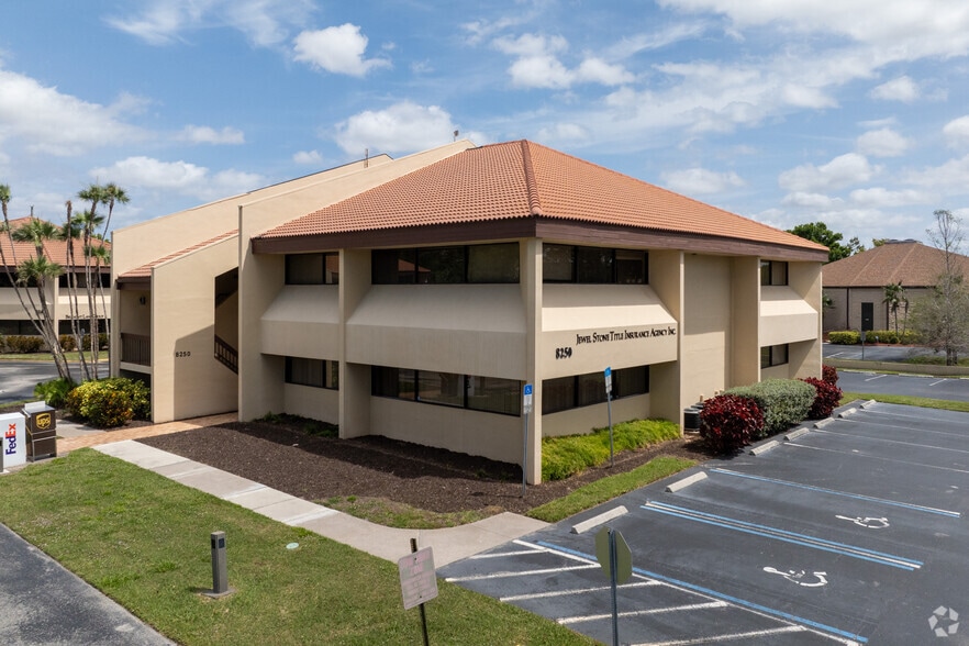 8280-8300 College Pky, Fort Myers, FL for lease - Building Photo - Image 2 of 6
