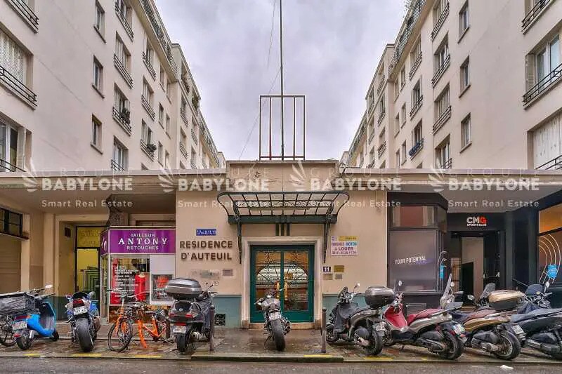 Rue Chanez, Paris à louer Photo du bâtiment- Image 1 de 17
