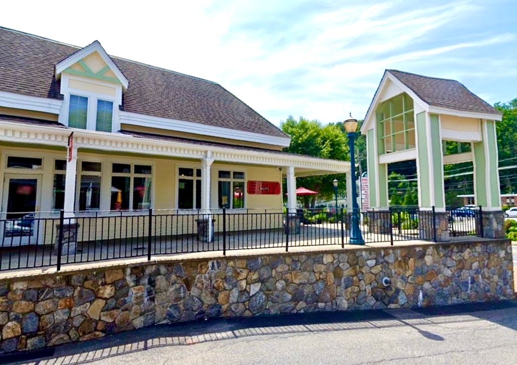 238 Saw Mill River Rd, Millwood, NY for lease Interior Photo- Image 1 of 3