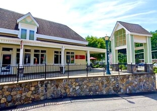 238 Saw Mill River Rd, Millwood, NY for lease Interior Photo- Image 1 of 3