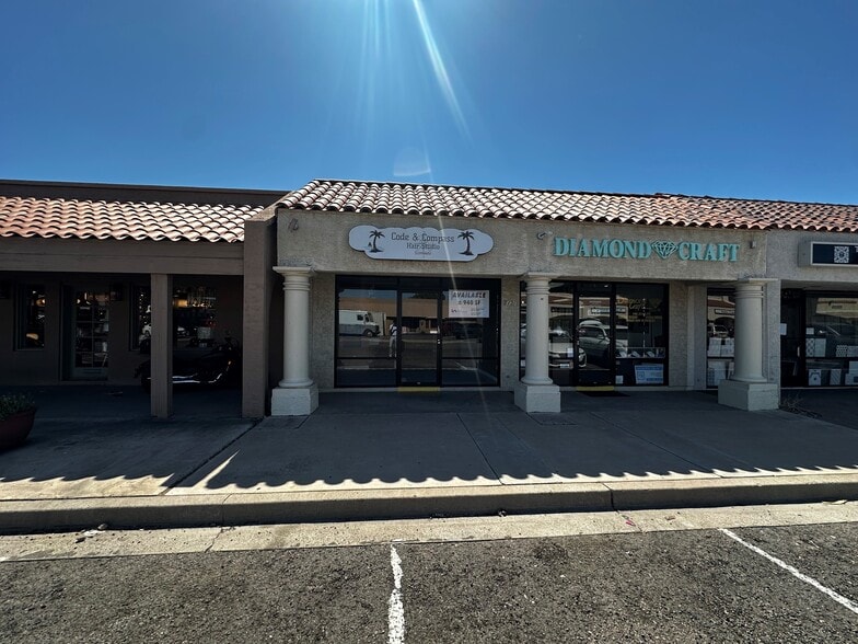 7121-7129 E Mercer Ln, Scottsdale, AZ for lease - Building Photo - Image 2 of 5