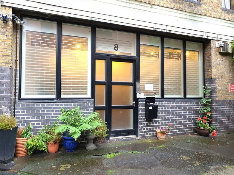 8 Vine Yard, Londres à louer - Photo du bâtiment - Image 3 de 6