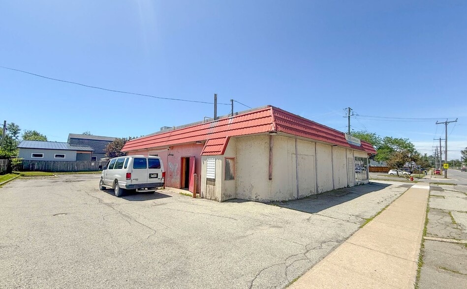 477 Davis St, Port Colborne, ON for sale - Building Photo - Image 3 of 9