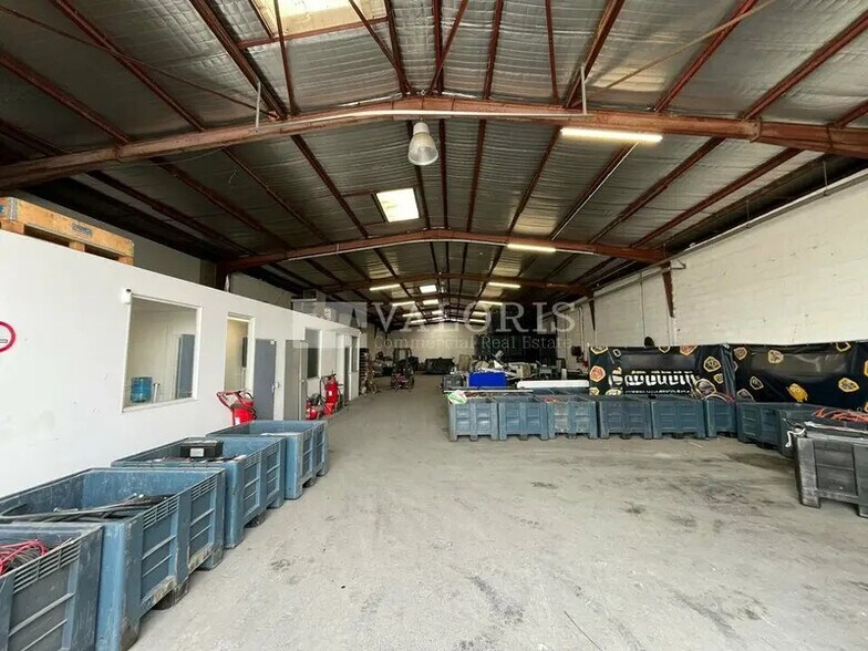 Vitrolles, Vitrolles for lease - Interior Photo - Image 2 of 9