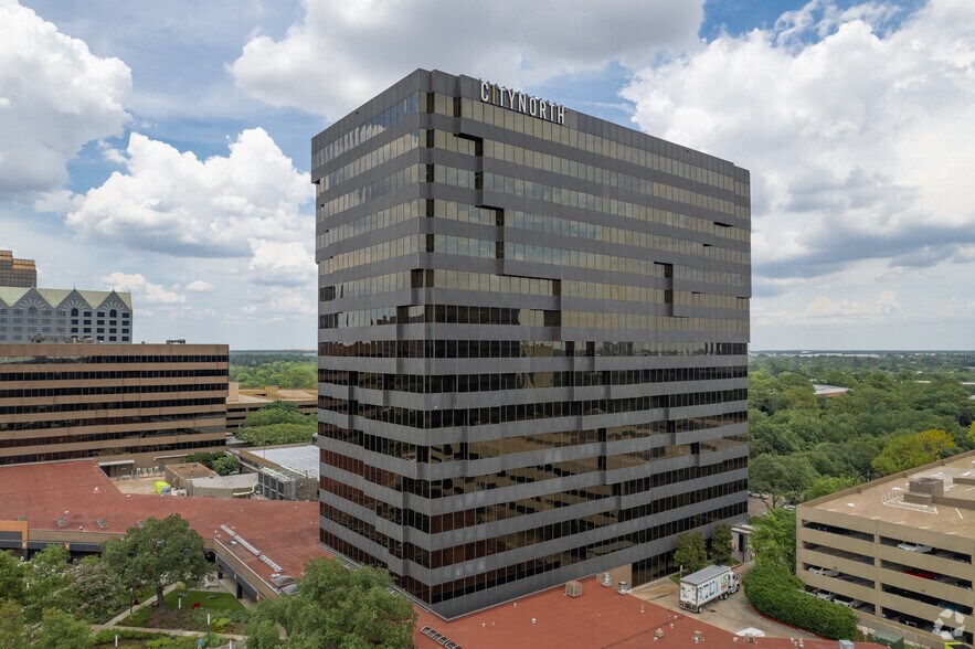 12110-12144 Greenspoint Dr, Houston, TX à louer - Photo du bâtiment - Image 1 de 9