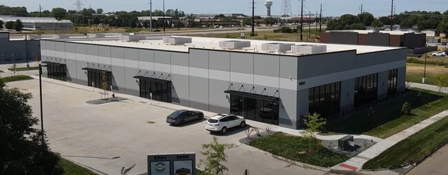 Plus de détails pour 3400 SE Crossroads Dr, Grimes, IA - Industriel à louer