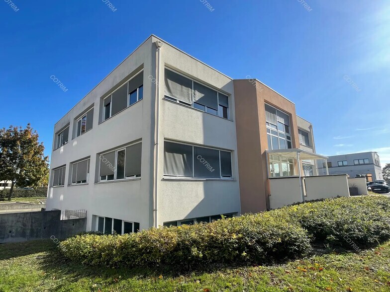 7 Rue Gabriel Voisin, Reims à louer - Photo du bâtiment - Image 3 de 4