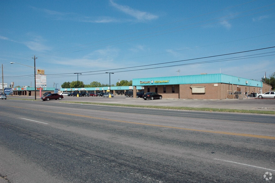 5230 Kostoryz Rd, Corpus Christi, TX for sale - Primary Photo - Image 2 of 7