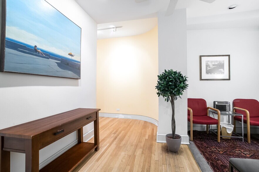 310 W 72nd St, New York, NY à vendre - Photo intérieure - Image 2 de 18