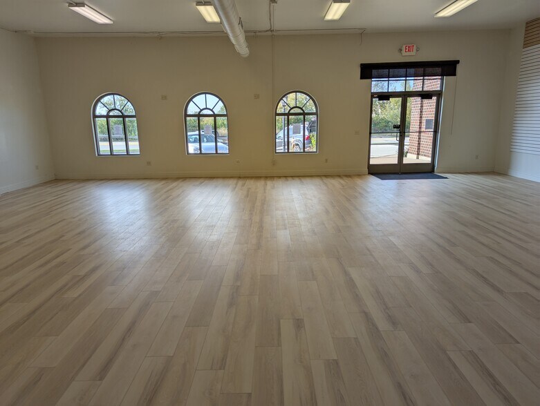 1255-1263 S Monroe Ave, Green Bay, WI à louer - Photo intérieure - Image 3 de 24