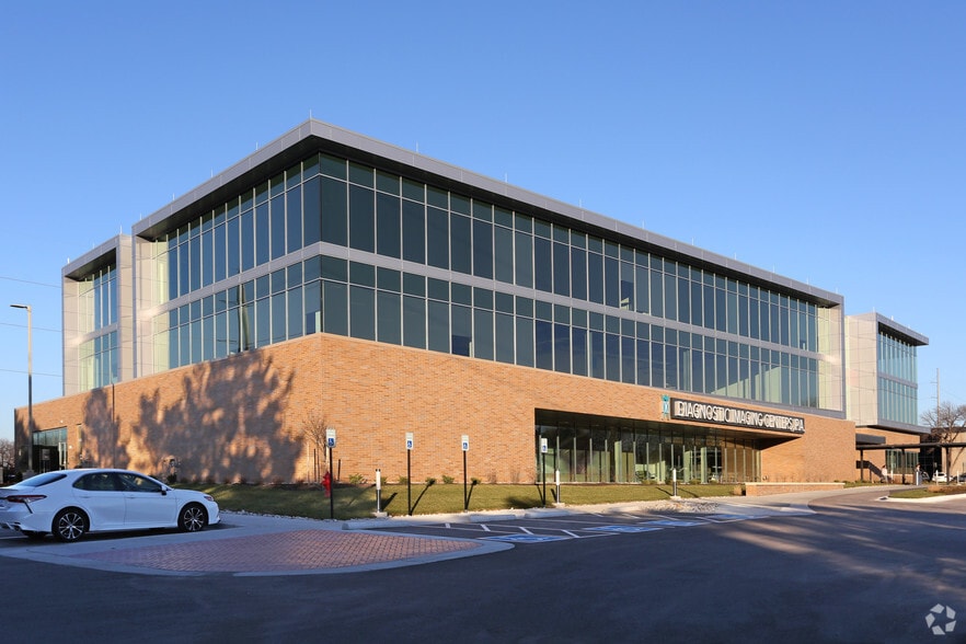 6650 W 110th St, Overland Park, KS à louer - Photo du bâtiment - Image 2 de 4