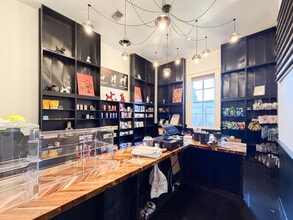 4826 Magazine St, New Orleans, LA for lease Interior Photo- Image 2 of 12