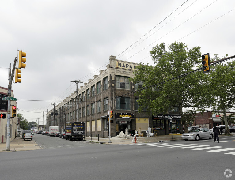 1600 W Hunting Park Ave, Philadelphia, PA for lease - Primary Photo - Image 1 of 10