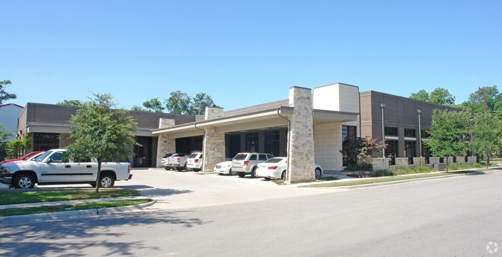 3343 Locke Ave, Fort Worth, TX for lease - Building Photo - Image 2 of 8