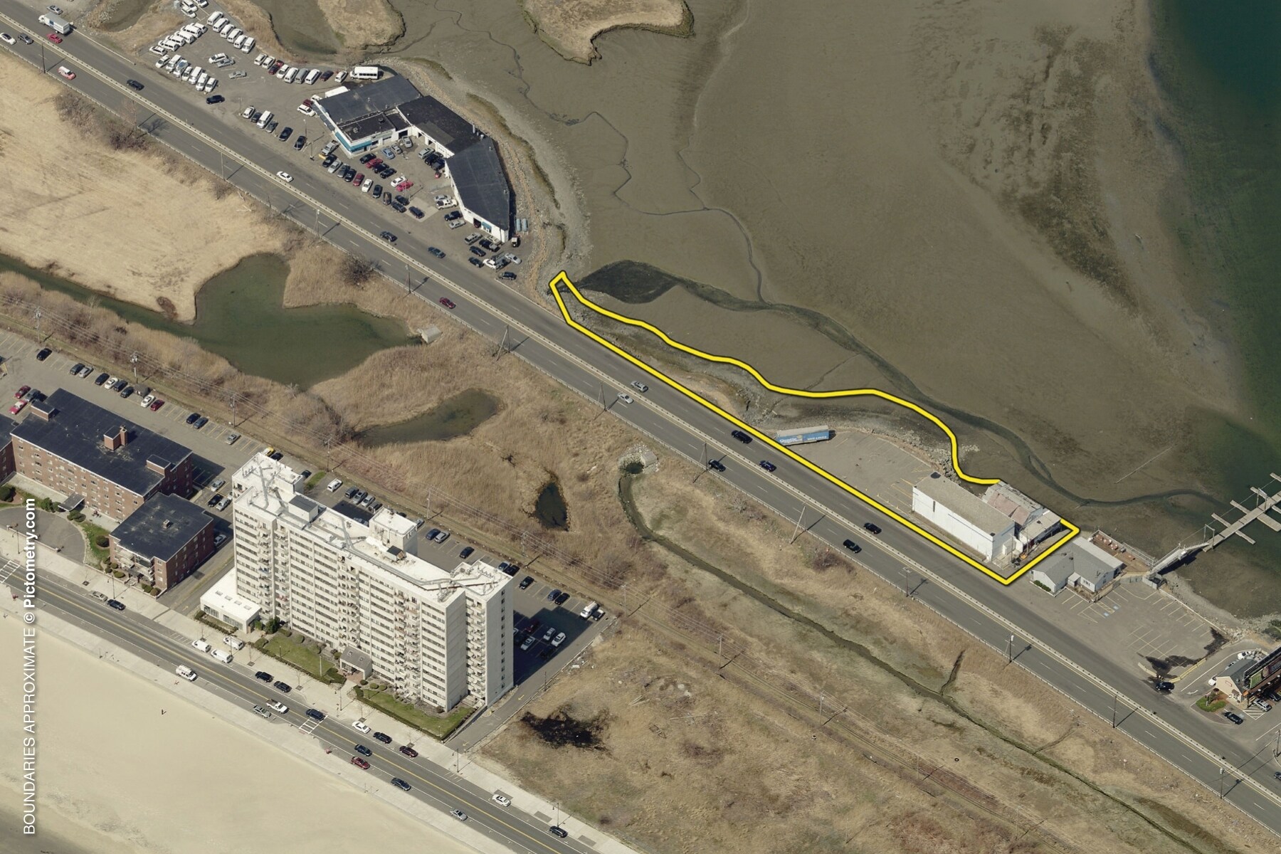 585 N Shore Rd, Revere, MA à vendre Aérien- Image 1 de 1