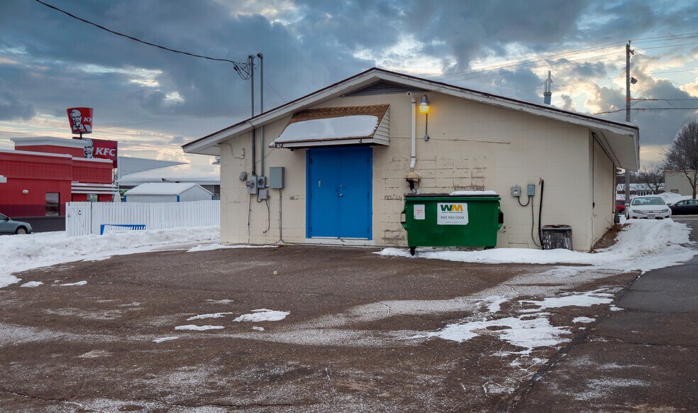 257 Division St, Stevens Point, WI à vendre - Photo du bâtiment - Image 3 de 23