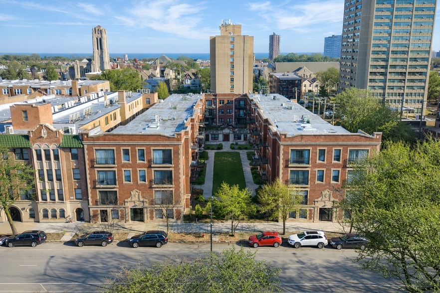97-Unit Kenwood Portfolio portefeuille de 2 propriétés à vendre sur LoopNet.ca - Photo du bâtiment - Image 3 de 7