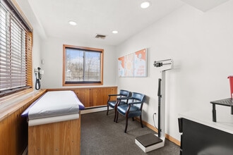 925 Deer Park Ave, North Babylon, NY à louer Photo intérieure- Image 1 de 9