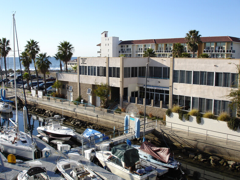 210-212 Yacht Club way, Redondo Beach, CA for lease - Building Photo - Image 2 of 5