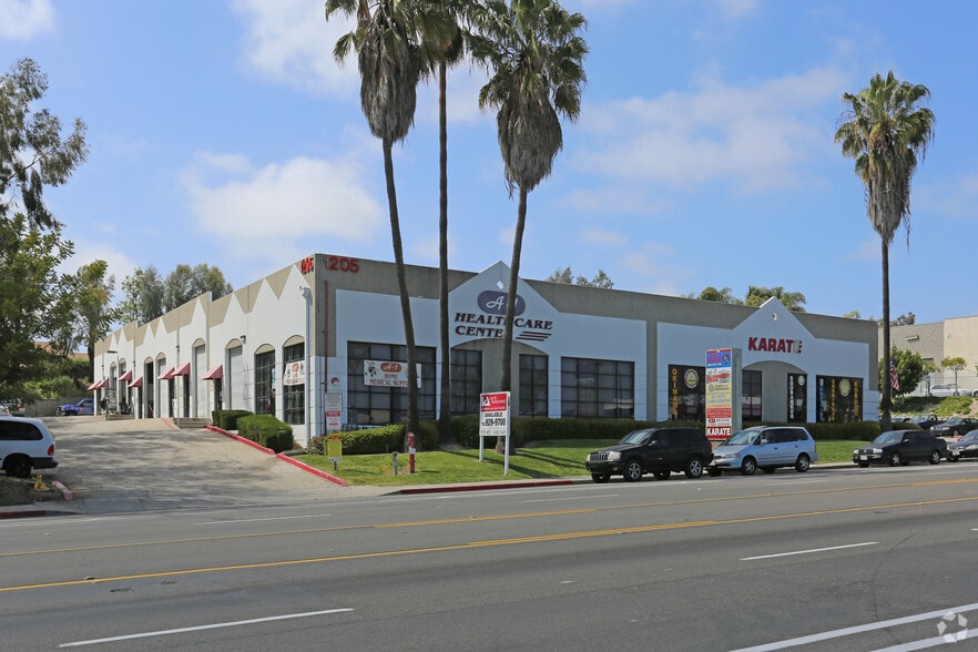 1205 N Melrose Dr, Vista, CA for lease - Building Photo - Image 1 of 4