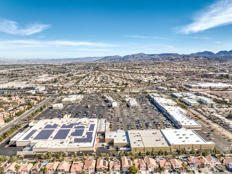 9701-9893 S Eastern Ave, Las Vegas, NV à louer - Photo du bâtiment - Image 3 de 8