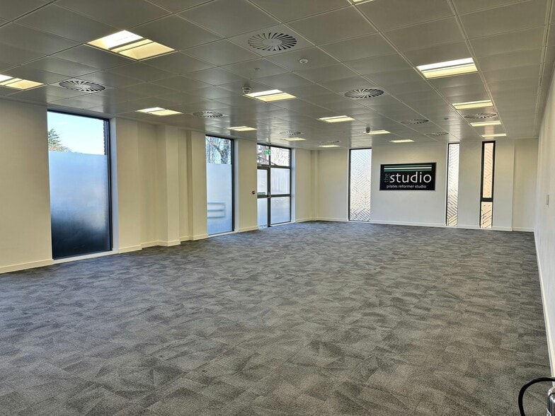 5 Switchback Office Park, Gardner Road, Maidenhead for lease - Building Photo - Image 3 of 5