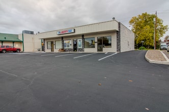 839 E Pine St, Central Point, OR for lease Interior Photo- Image 1 of 8