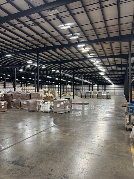 500 N 72nd Ave, Wausau, WI for lease - Interior Photo - Image 2 of 6