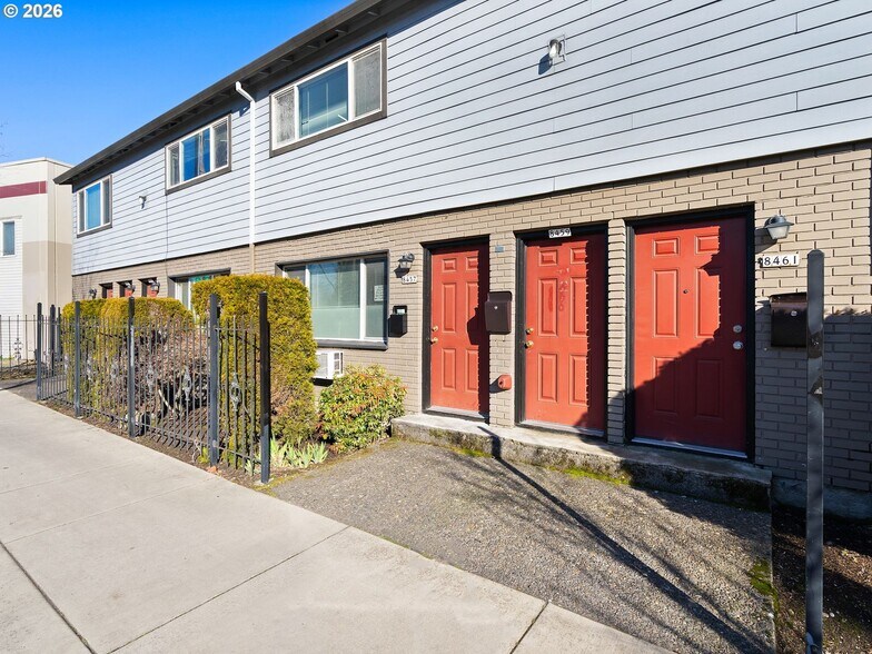 8451-8463 SE Foster Rd, Portland, OR à vendre - Photo du bâtiment - Image 3 de 11