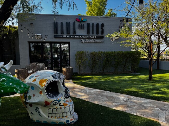 More details for 7301 E Butherus Dr, Scottsdale, AZ - Retail for Sale