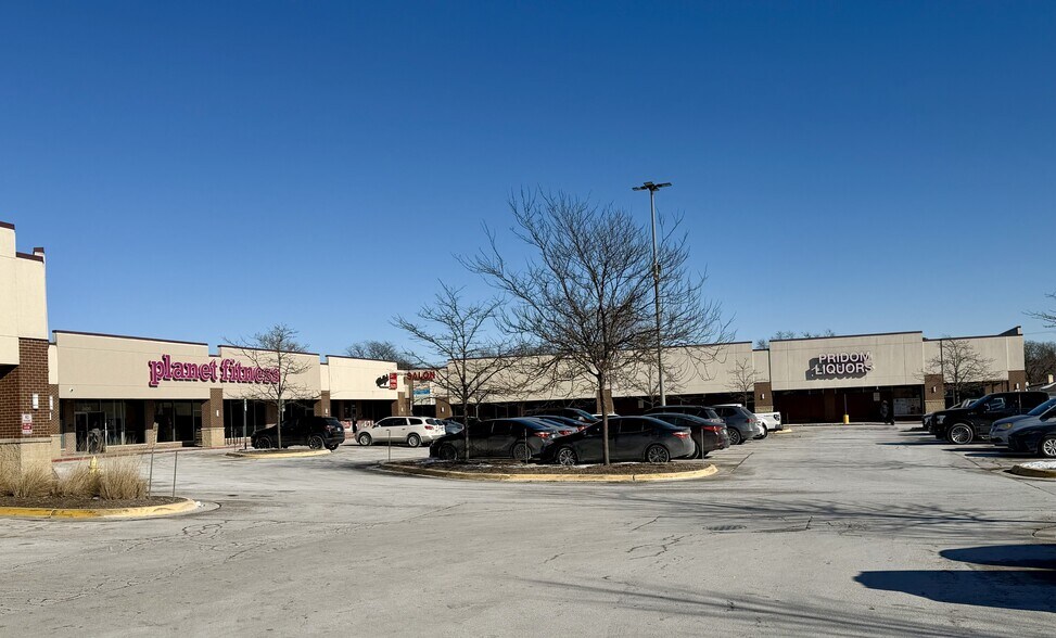 2500 S Alpine Rd, Rockford, IL à louer - Photo du bâtiment - Image 3 de 11