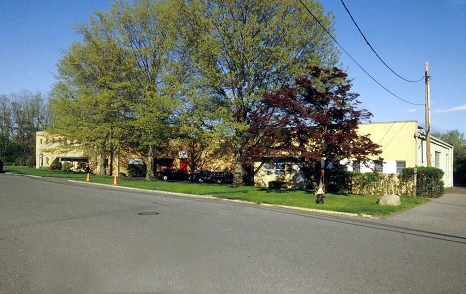 33 Commerce St, Springfield, NJ à vendre - Photo du bâtiment - Image 2 de 5