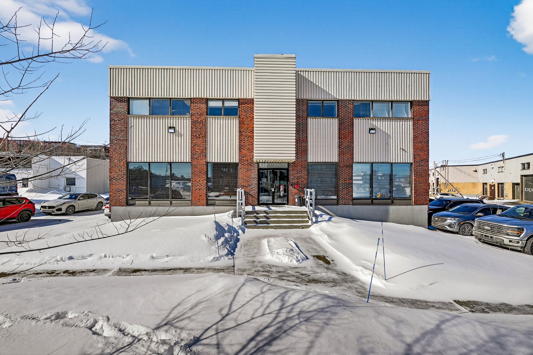 650 Rue Graham-Bell, Québec, QC à vendre Photo du bâtiment- Image 1 de 11