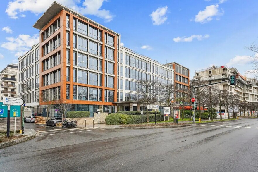 27-29 Quai Gallieni, Suresnes for lease - Building Photo - Image 1 of 13