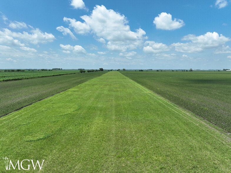 2844 Perry Rd, Steward, IL for sale - Building Photo - Image 3 of 7