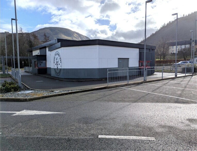 North Rd, Fort William à louer - Photo du bâtiment - Image 2 de 3